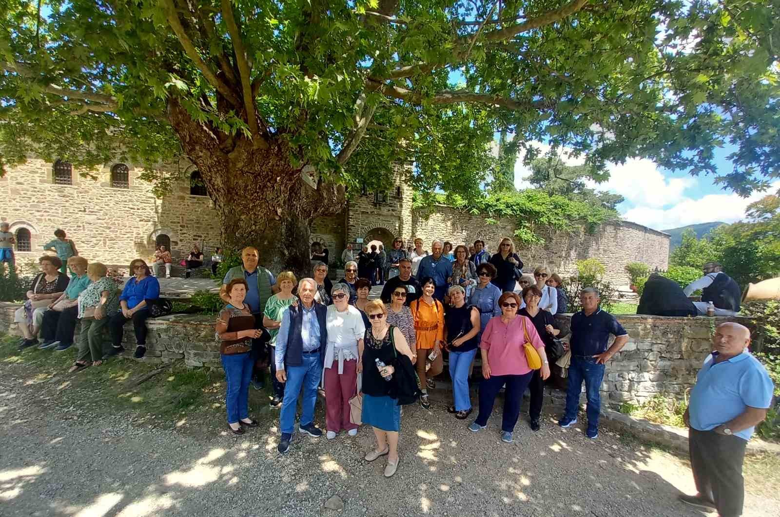 pelates-elpis_travel